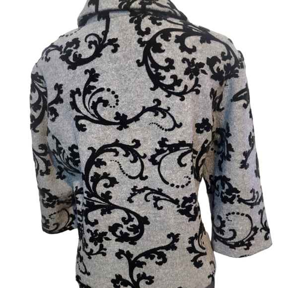 Blazer - Picture 2 of 3